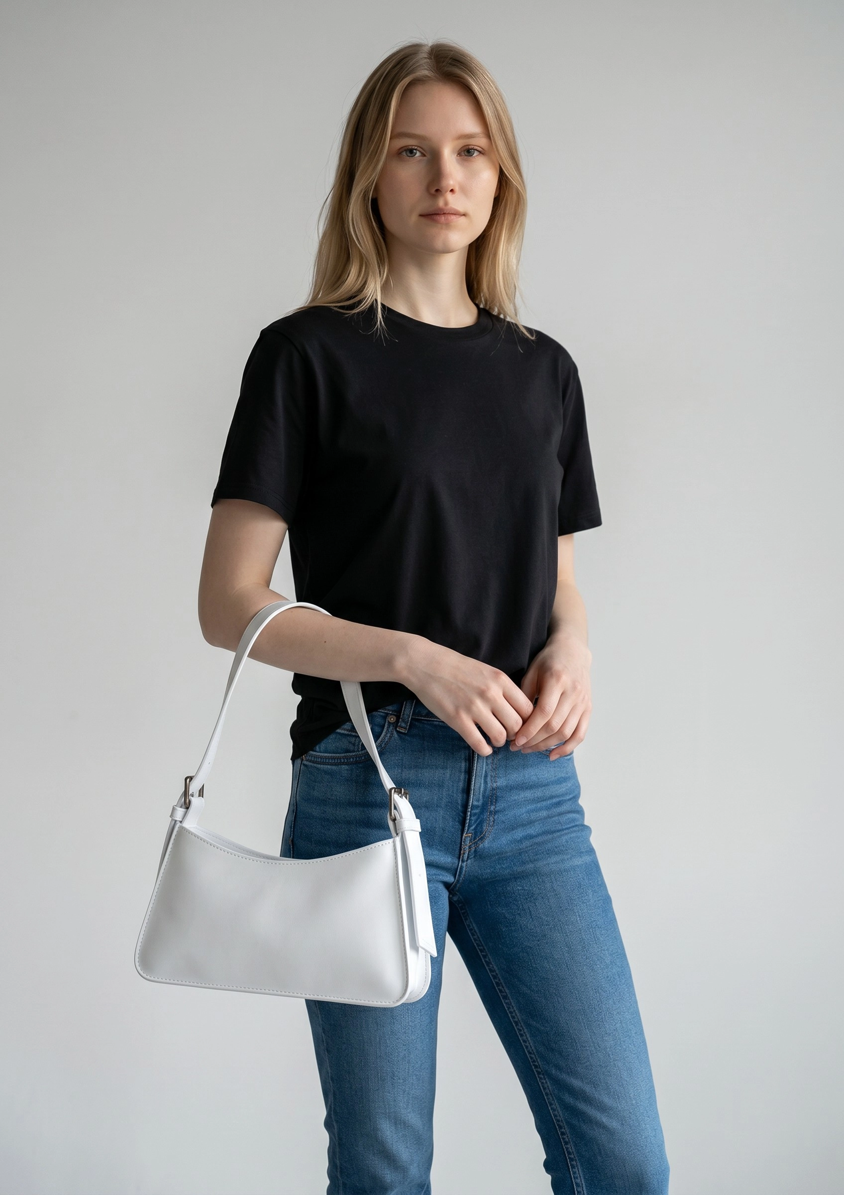 Kadın Beyaz Minimalist Baget Omuz Çantası